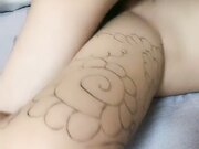 外表文静新人妹妹 超能美穴自慰 小男友加入 按住双腿正入2