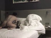 酒店约会黑丝豹纹00女网友 趁机灌醉对方 然后半推半就把女网友艹了