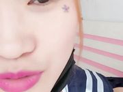 刚出道的小主播露脸穿著學生制服裝香蕉插穴自慰